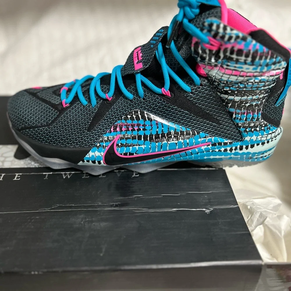 Nike - LEBRON XII - Black/Black-Pink Pow-BL Lagoon. - Picture 9 of 12